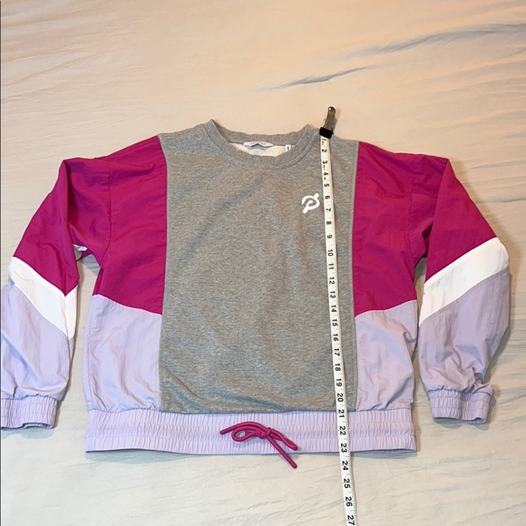 Peloton Sweatshirt Womens M Gray Pink White Active Windbreaker Chic
Pullover Top - Picture 5 of 9